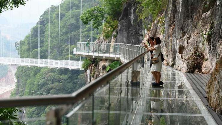 Dünyanın en uzun cam köprüsü Guinness rekorlar kitabına girdi