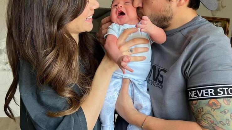 Fulya Zenginer bebeğinin yüzünü gösterdi