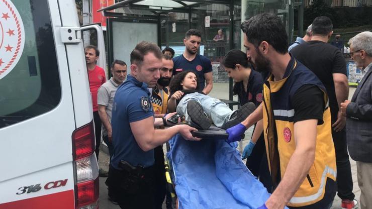 Beyoğlunda ağaç devrildi: 3 yaralı