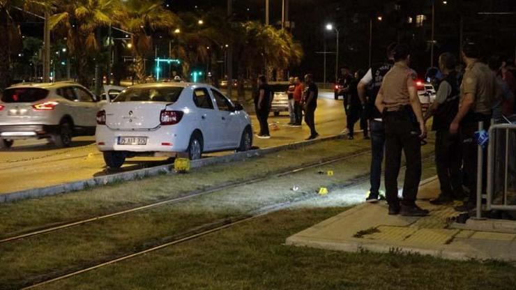 İzmirde otomobile uzun namlulu silahla saldırı: 1 ölü 1 ağır yaralı