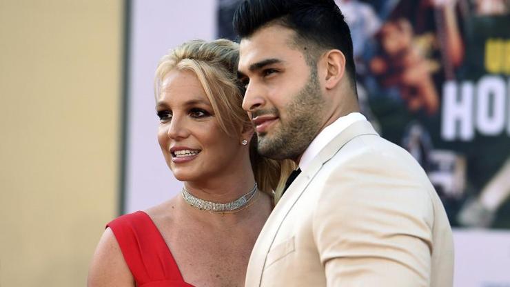 Britney Spears nişanlısı Sam Asghariyle evlendi... Eski eşi, ünlü şarkıcının düğününü bastı