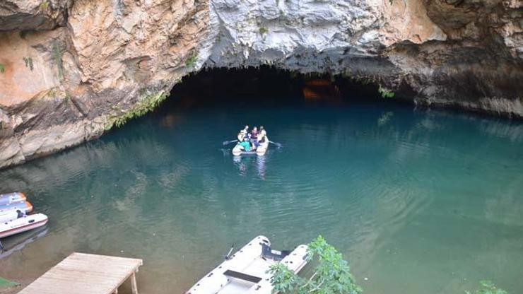 Türkiye’nin en büyük yeraltı gölü mağarası Ziyaretçi akınına uğruyor