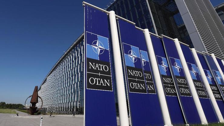 NATO Karargahında kritik görüşme