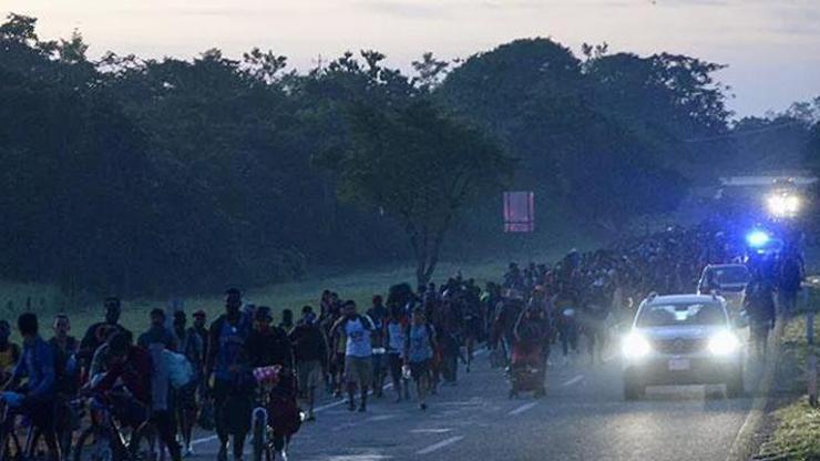 ABDye zorlu yolculuk: 3 bin kişi Meksikadan yola çıktı