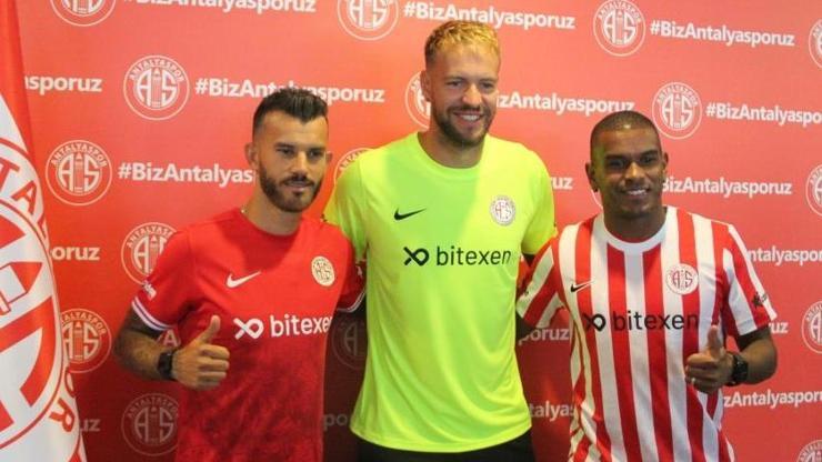 Antalyasporda 3 imza Fernando Martins Antalyada kaldı