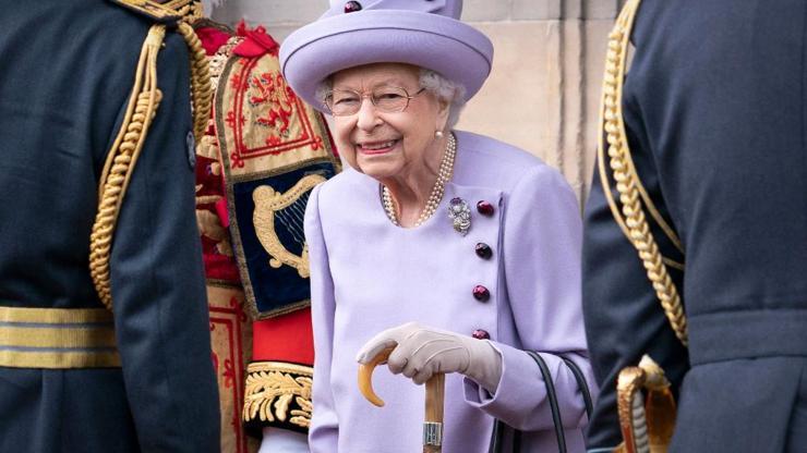 Kraliçe Elizabethin görev tanımı değişti