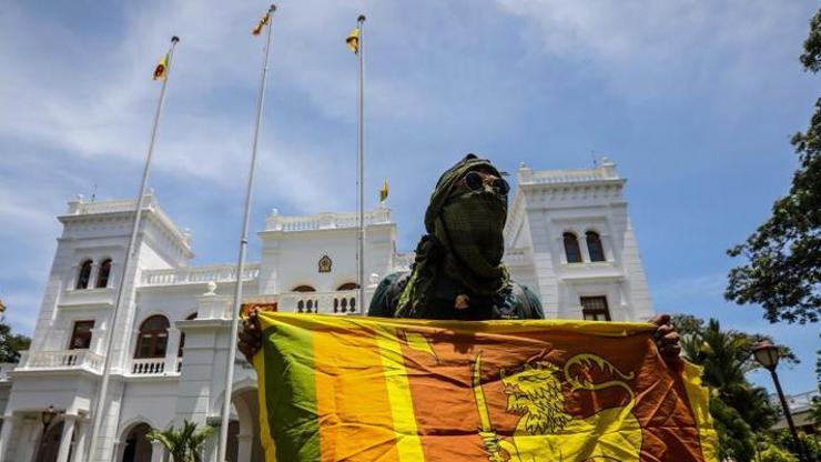 Sri Lankada ilginç olay Devlet Başkanı e-mail yoluyla istifa etti