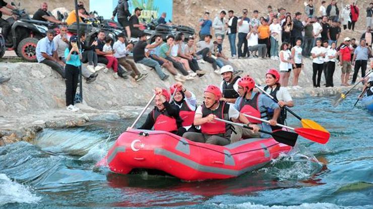 Cumhurbaşkanı Yardımcısı Oktay ve Bakan Kirişci, Yozgat’ta rafting yaptı