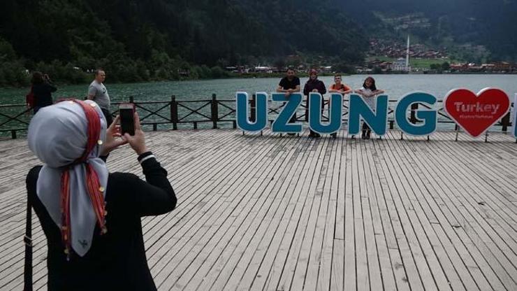 Uzungöle turist akını; günlüğü 300 dolara bungalov ev