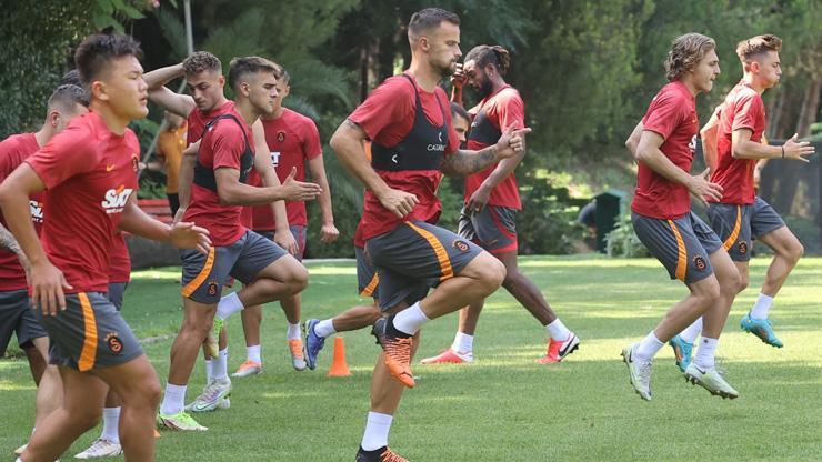 Galatasarayın Avusturya kamp kadrosu belli oldu