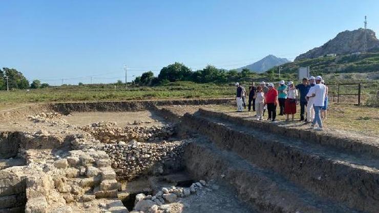Ceyhan’daki Sirkeli Höyük, İsviçre heyetiyle buluştu