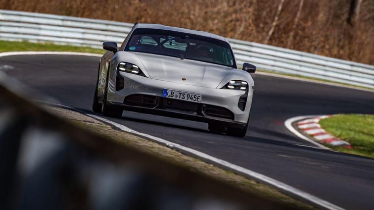 Rekor yeniden Porsche Taycan’da