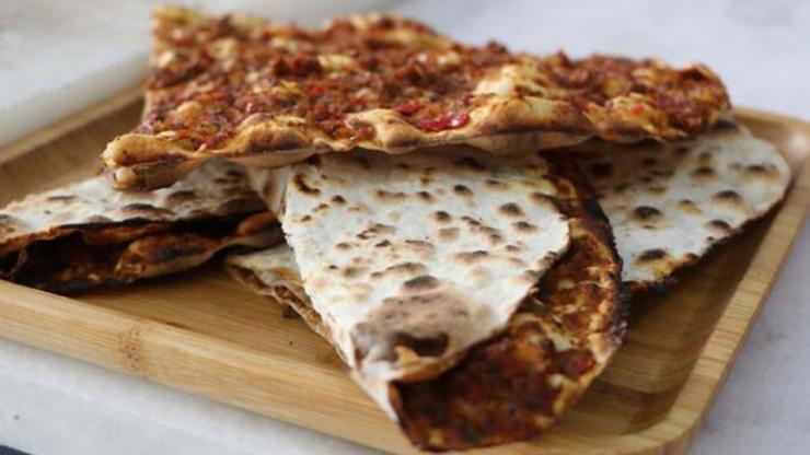 İstanbulda lahmacun fiyatı tartışması; Bağcılarda 15, Sultanahmette 40 lira