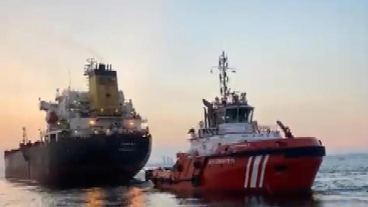 İstanbul Boğazında arıza yapan tanker kurtarıldı