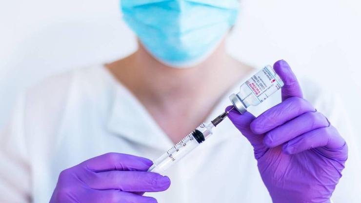 İngiltere, Modernanın Omicron aşısını onaylayan ilk ülke oldu