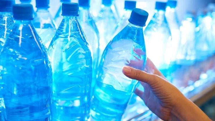 Sakın içmeyin Beklemiş pet şişelerdeki sular kansere yol açıyor
