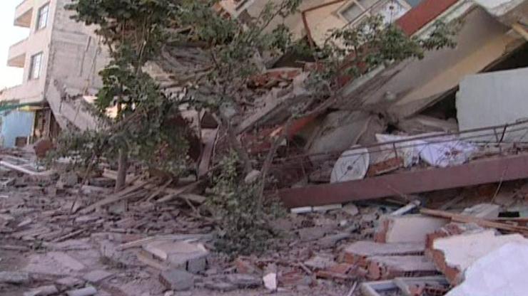 23 yıllık acı: 17 Ağustos depremi O günü yaşayanlar CNN TÜRKe konuştu