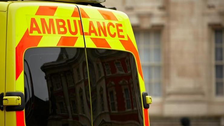 İngilterede şoke eden olay: 40 saat ambulans, 20 saat sedye bekledi
