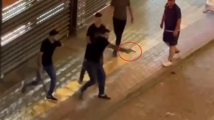 Bursada hareketli dakikalar: Akrabaların arasında silahlar çekildi