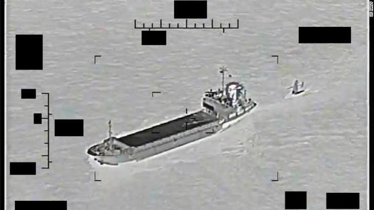 Basra Körfezinde hareketli dakikalar: İran, ABD gemisine göz koydu