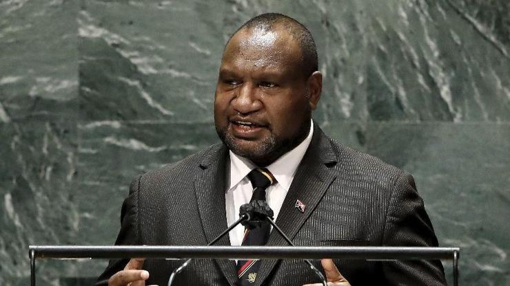 Papua Yeni Gine Başbakanı gazetelere ilan verdi: Aramayın, e-posta atın