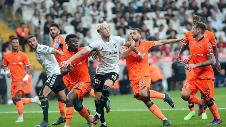 Başakşehirin ilk şutu gol oldu, Beşiktaş kaybetti