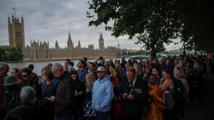 Londra’da Kraliçe II. Elizabeth için 11 saatlik veda kuyruğu