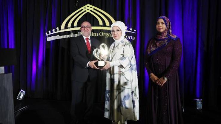Müslüman Örgütler Konseyi Emine Erdoğana ödül verdi