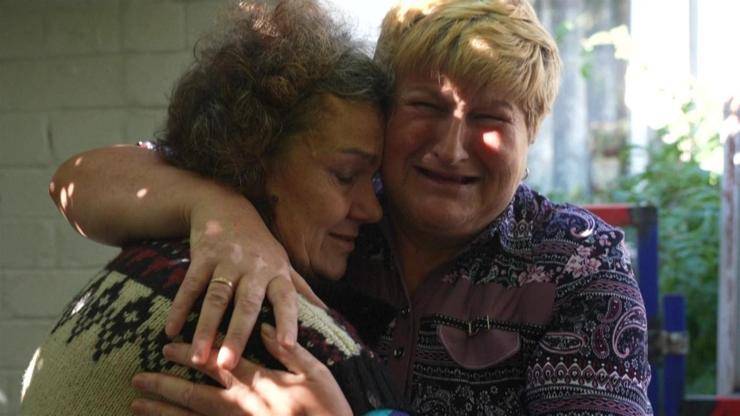 Ukraynada sevinç gözyaşları: Aylar sonra evlerine döndüler