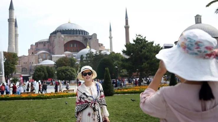 İstanbula Ağustosta 1 milyon 665 bin turist geldi