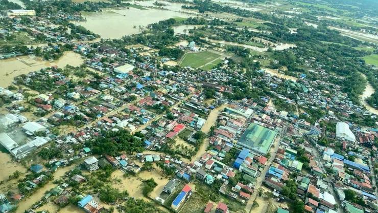 Filipinleri vuran Noru Tayfununda can kaybı 8e yükseldi