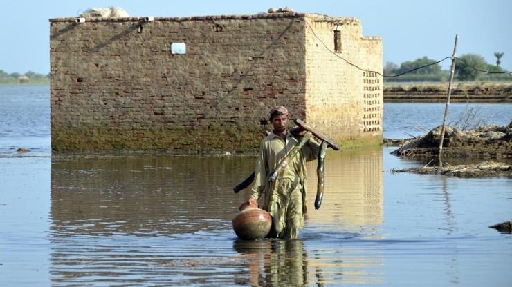 Pakistandaki sel felaketinde ölü sayısı bin 663’e yükseldi