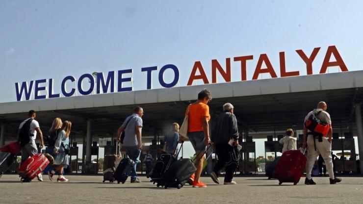 Antalyaya bu yıl gelen turist sayısı 11 milyonu geçti