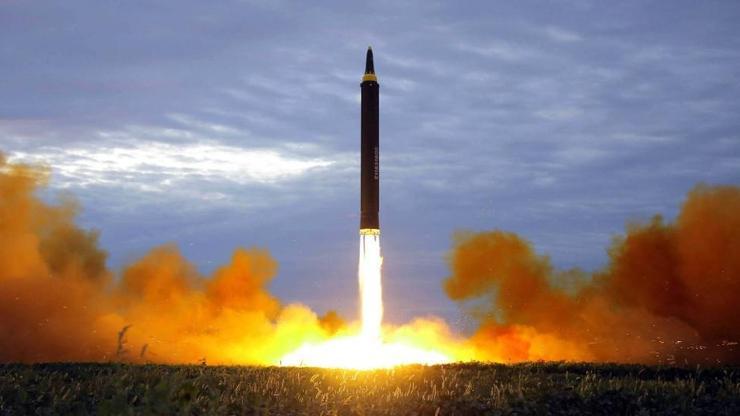5 yıl sonra bir ilk: Kuzey Koreden Japonyayı alarma geçiren füze denemesi