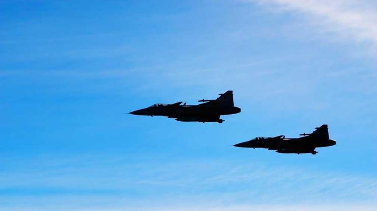 Amerikan F-35lerine rakip savaş uçağı ürettiler: Gripenler neden tercih edilmiyor