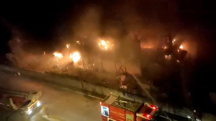 Son dakika haberi: Esenlerde kentsel dönüşüm şantiyesinde yangın