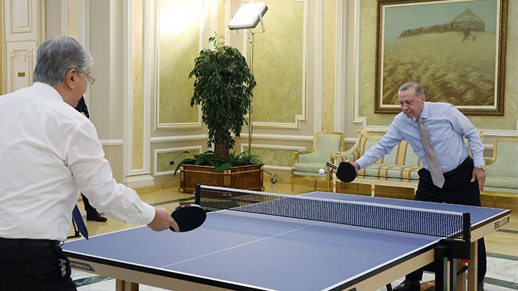 Cumhurbaşkanı Erdoğan mevkidaşı Tokayev’le masa tenisi oynadı