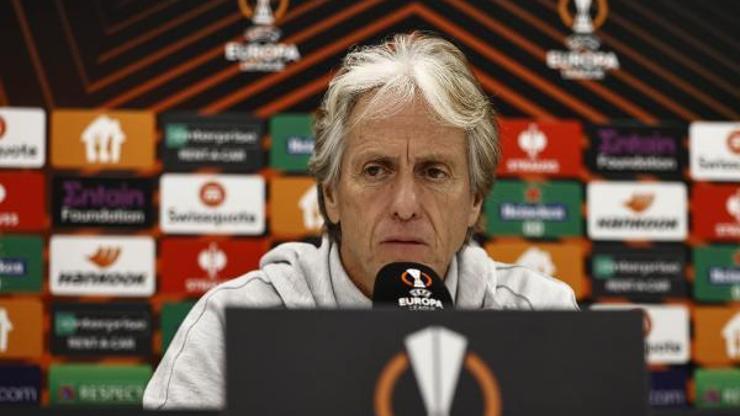 Jorge Jesus eksik futbolculara dikkat çekti