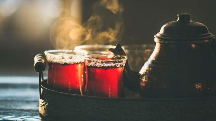 Çay tiryakilerini sevindirecek haber Siyah çayın faydaları saymakla bitmiyor Ani ölüm riskini azalttığı ortaya çıktı