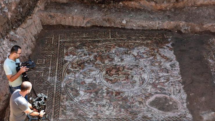 Suriyede bin 600 yıllık Roma mozaiği bulundu