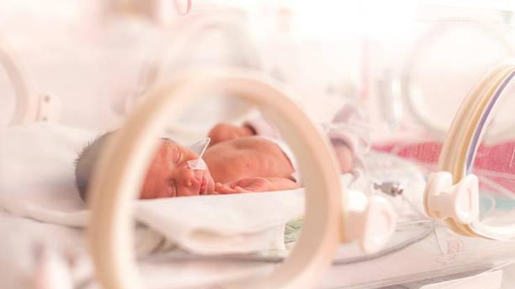 Uzmanlar prematüre bebeklerde körlük riskine karşı uyardı