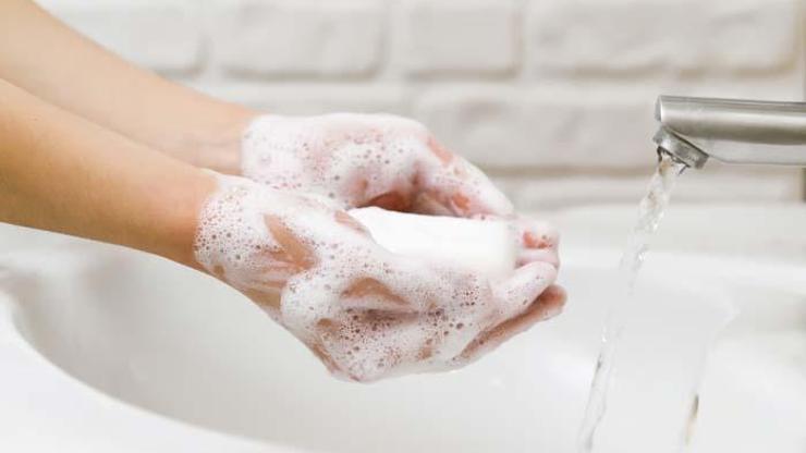 Bulaşıcı hastalıklardan korunmanın en kolay ve etkili yolu el yıkama