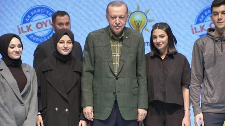 Cumhurbaşkanı Erdoğan Diyarbakırlı gençlerle buluştu