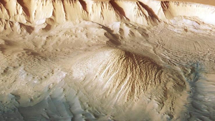 Marstaki kraterde buzul keşfedildi