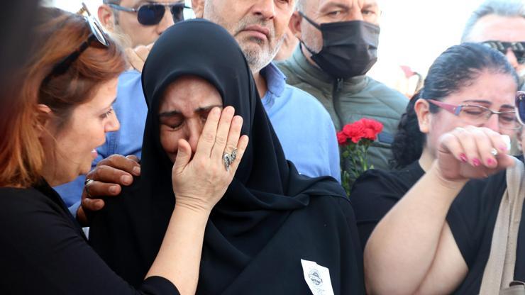İzmirde depremin 2nci yıl dönümünde, hayatını kaybedenler anıldı