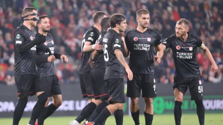 Sivasspor UEFA Konferans Liginde son 16ya yükseldi