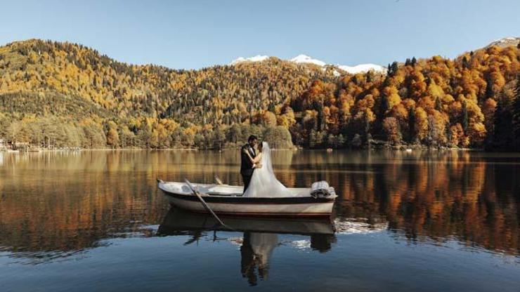 Borçka-Karagöl sonbaharda düğün çekimlerinin gözde mekanı