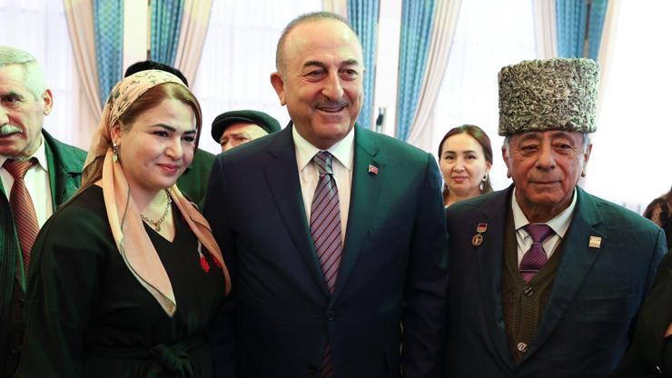 Bakan Çavuşoğlu, Ahıska Türkleri ile bir araya geldi