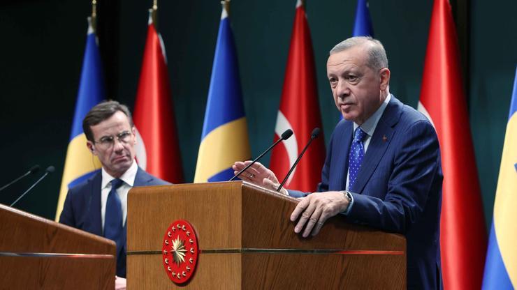 İsveç, PKK yanlısı eski vekilin sözleri ile sarsıldı: Erdoğanın karşısında diz çöktük