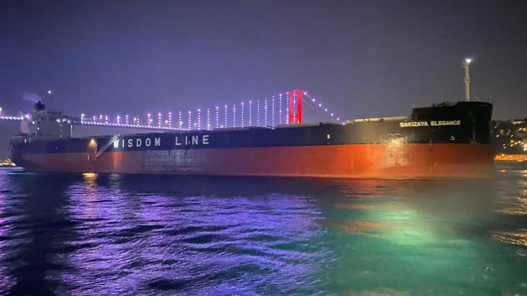 İstanbul Boğazından gemi arızası